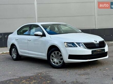 Белый Шкода Октавия, объемом двигателя 1.6 л и пробегом 62 тыс. км за 14500 $, фото 1 на Automoto.ua