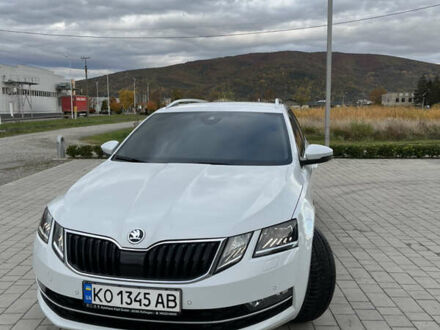 Белый Шкода Октавия, объемом двигателя 1.98 л и пробегом 224 тыс. км за 17800 $, фото 1 на Automoto.ua
