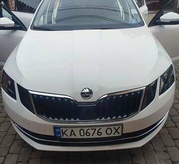 Шкода Октавия 2019 в Ивано-Франковске на Automoto.ua Белый Шкода Октавия, объемом двигателя 1.4 л и пробегом 72 тыс. км за 15250 $, фото 1 на Automoto.ua