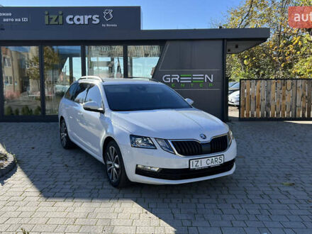 Белый Шкода Октавия, объемом двигателя 2 л и пробегом 201 тыс. км за 14300 $, фото 1 на Automoto.ua