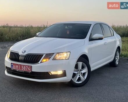 Белый Шкода Октавия, объемом двигателя 1.6 л и пробегом 164 тыс. км за 13699 $, фото 1 на Automoto.ua