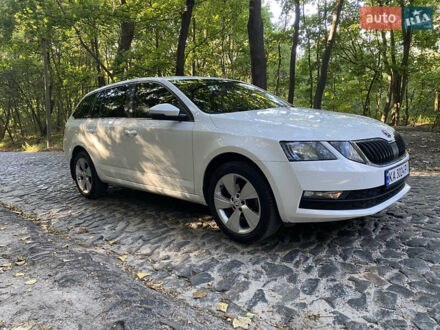 Шкода Октавия 2019 в Киеве на Automoto.ua Белый Шкода Октавия, объемом двигателя 1.4 л и пробегом 185 тыс. км за 12700 $, фото 1 на Automoto.ua
