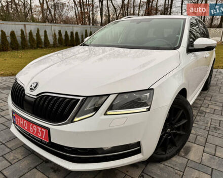 Білий Шкода Октавія, об'ємом двигуна 2 л та пробігом 209 тис. км за 16500 $, фото 1 на Automoto.ua