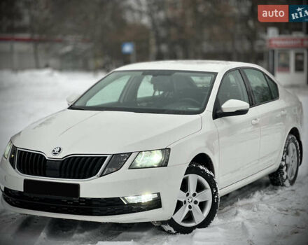 Білий Шкода Октавія, об'ємом двигуна 1.4 л та пробігом 131 тис. км за 15300 $, фото 1 на Automoto.ua