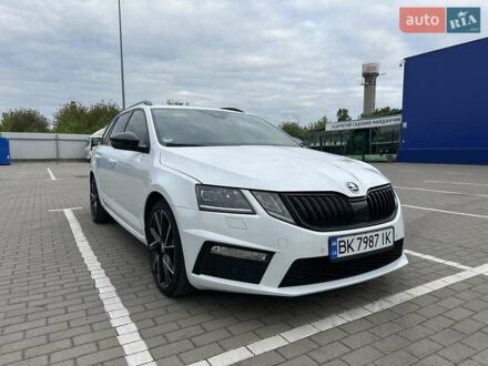 Шкода Октавія 2019 у Києві на Automoto.ua Білий Шкода Октавія, об'ємом двигуна 1.97 л та пробігом 279 тис. км за 18499 $, фото 1 на Automoto.ua
