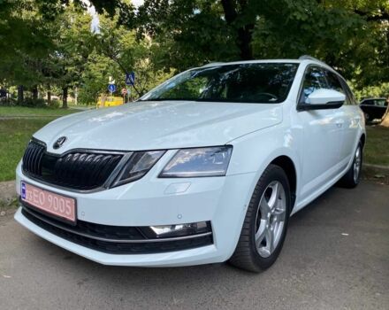 Белый Шкода Октавия, объемом двигателя 2 л и пробегом 266 тыс. км за 14900 $, фото 1 на Automoto.ua
