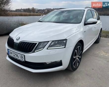 Белый Шкода Октавия, объемом двигателя 1.6 л и пробегом 227 тыс. км за 14990 $, фото 1 на Automoto.ua