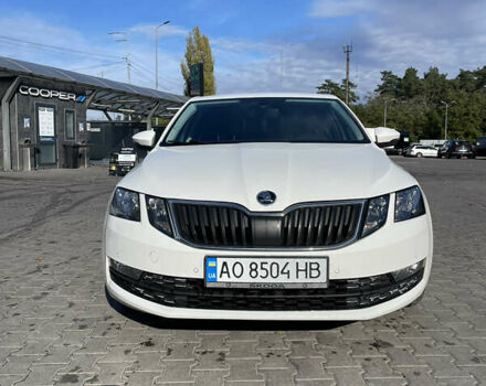 Білий Шкода Октавія, об'ємом двигуна 1.6 л та пробігом 65 тис. км за 15100 $, фото 1 на Automoto.ua