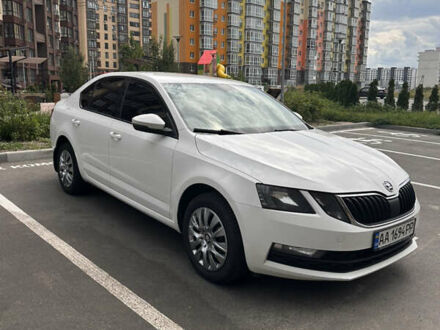 Білий Шкода Октавія, об'ємом двигуна 1.6 л та пробігом 230 тис. км за 14900 $, фото 1 на Automoto.ua