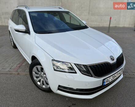 Білий Шкода Октавія, об'ємом двигуна 1.97 л та пробігом 320 тис. км за 15000 $, фото 1 на Automoto.ua