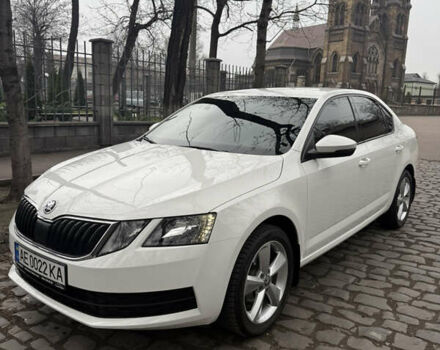 Белый Шкода Октавия, объемом двигателя 1.6 л и пробегом 48 тыс. км за 15800 $, фото 1 на Automoto.ua