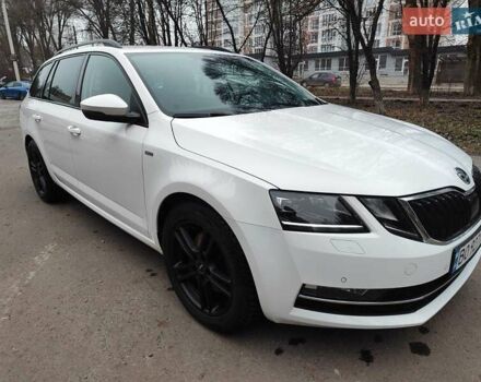 Белый Шкода Октавия, объемом двигателя 1.97 л и пробегом 219 тыс. км за 15300 $, фото 1 на Automoto.ua