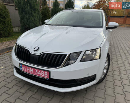Білий Шкода Октавія, об'ємом двигуна 1.97 л та пробігом 203 тис. км за 16750 $, фото 1 на Automoto.ua