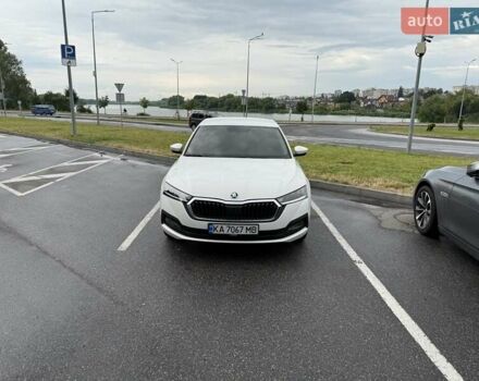 Білий Шкода Октавія, об'ємом двигуна 1.5 л та пробігом 67 тис. км за 21500 $, фото 1 на Automoto.ua
