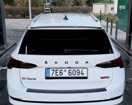 Белый Шкода Октавия, объемом двигателя 1.97 л и пробегом 33 тыс. км за 26467 $, фото 1 на Automoto.ua