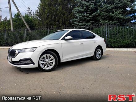 Шкода Октавия 2021 в Изюме на Automoto.ua Белый Шкода Октавия, объемом двигателя 2 л и пробегом 111 тыс. км за 22000 $, фото 1 на Automoto.ua