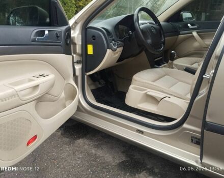 Бежевый Шкода Октавия, объемом двигателя 2 л и пробегом 400 тыс. км за 5000 $, фото 3 на Automoto.ua