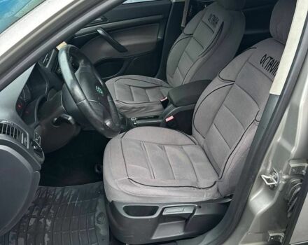 Бежевый Шкода Октавия, объемом двигателя 2 л и пробегом 280 тыс. км за 5400 $, фото 5 на Automoto.ua