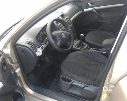 Бежевый Шкода Октавия, объемом двигателя 1.9 л и пробегом 230 тыс. км за 2400 $, фото 6 на Automoto.ua