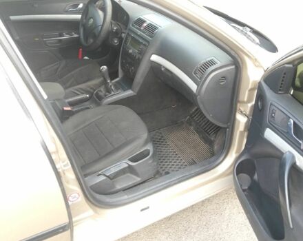 Бежевый Шкода Октавия, объемом двигателя 1.9 л и пробегом 230 тыс. км за 2400 $, фото 4 на Automoto.ua