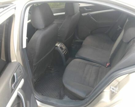 Бежевый Шкода Октавия, объемом двигателя 1.9 л и пробегом 230 тыс. км за 2400 $, фото 5 на Automoto.ua