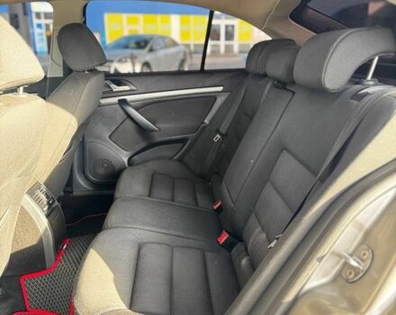 Бежевый Шкода Октавия, объемом двигателя 0 л и пробегом 233 тыс. км за 5900 $, фото 7 на Automoto.ua