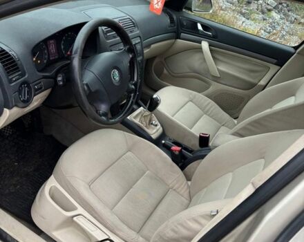 Бежевый Шкода Октавия, объемом двигателя 2 л и пробегом 300 тыс. км за 2550 $, фото 6 на Automoto.ua