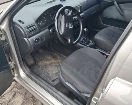 Бежевый Шкода Октавия, объемом двигателя 1.6 л и пробегом 250 тыс. км за 3500 $, фото 10 на Automoto.ua