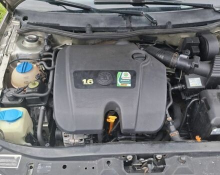 Бежевый Шкода Октавия, объемом двигателя 1.6 л и пробегом 250 тыс. км за 3500 $, фото 5 на Automoto.ua