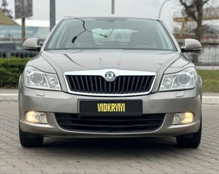 Бежевый Шкода Октавия, объемом двигателя 1.8 л и пробегом 231 тыс. км за 9350 $, фото 1 на Automoto.ua