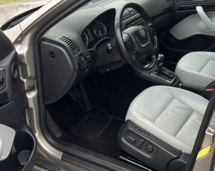 Бежевый Шкода Октавия, объемом двигателя 1.8 л и пробегом 231 тыс. км за 9350 $, фото 14 на Automoto.ua