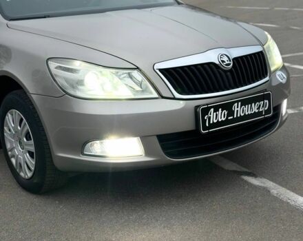 Бежевый Шкода Октавия, объемом двигателя 1.6 л и пробегом 198 тыс. км за 7400 $, фото 1 на Automoto.ua