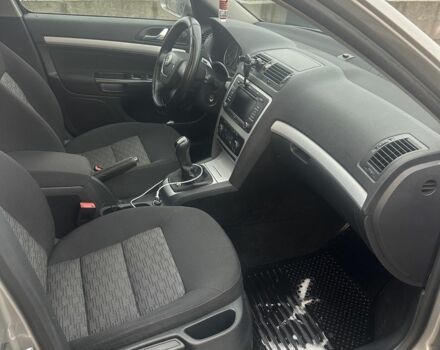 Бежевий Шкода Октавія, об'ємом двигуна 1.8 л та пробігом 172 тис. км за 7500 $, фото 9 на Automoto.ua