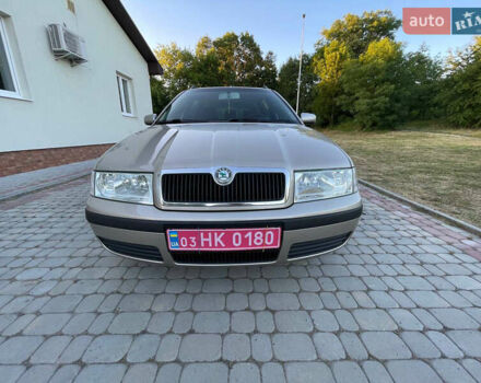 Бежевый Шкода Октавия, объемом двигателя 1.6 л и пробегом 207 тыс. км за 5299 $, фото 2 на Automoto.ua