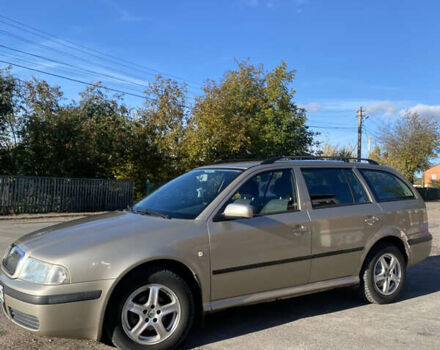 Бежевый Шкода Октавия, объемом двигателя 1.6 л и пробегом 241 тыс. км за 4699 $, фото 1 на Automoto.ua