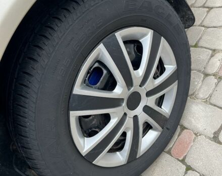 Бежевый Шкода Октавия, объемом двигателя 1.6 л и пробегом 291 тыс. км за 4299 $, фото 12 на Automoto.ua