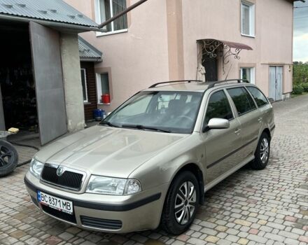 Бежевый Шкода Октавия, объемом двигателя 1.6 л и пробегом 291 тыс. км за 4299 $, фото 3 на Automoto.ua