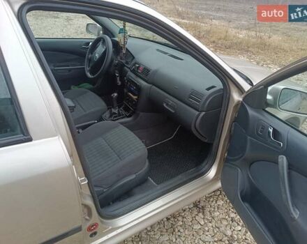 Бежевий Шкода Октавія, об'ємом двигуна 1.6 л та пробігом 257 тис. км за 4500 $, фото 16 на Automoto.ua