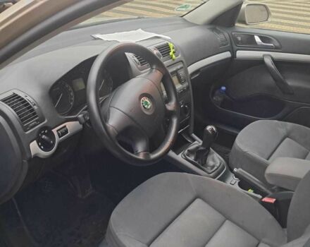 Бежевий Шкода Октавія, об'ємом двигуна 1.6 л та пробігом 175 тис. км за 5332 $, фото 3 на Automoto.ua