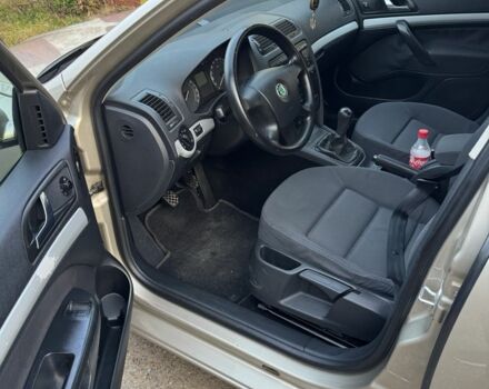 Бежевий Шкода Октавія, об'ємом двигуна 1.6 л та пробігом 300 тис. км за 4550 $, фото 12 на Automoto.ua