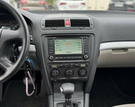 Бежевий Шкода Октавія, об'ємом двигуна 1.6 л та пробігом 228 тис. км за 6799 $, фото 13 на Automoto.ua