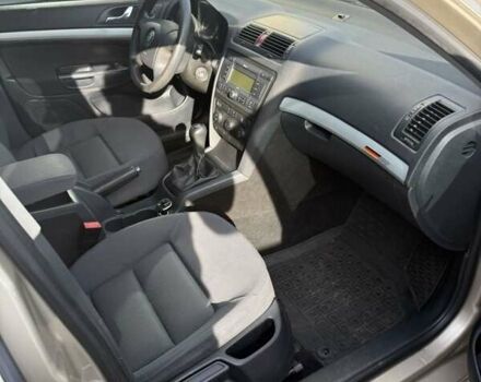 Бежевий Шкода Октавія, об'ємом двигуна 1.6 л та пробігом 258 тис. км за 5700 $, фото 6 на Automoto.ua