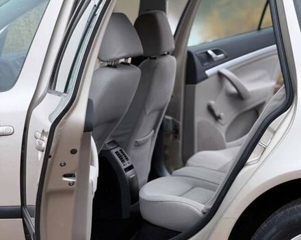 Бежевый Шкода Октавия, объемом двигателя 1.6 л и пробегом 198 тыс. км за 5500 $, фото 12 на Automoto.ua