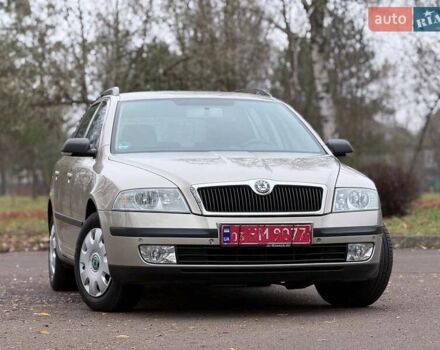 Бежевый Шкода Октавия, объемом двигателя 1.6 л и пробегом 198 тыс. км за 5500 $, фото 1 на Automoto.ua