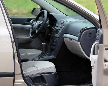 Бежевый Шкода Октавия, объемом двигателя 1.6 л и пробегом 198 тыс. км за 5500 $, фото 8 на Automoto.ua