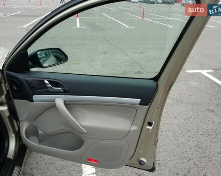 Бежевый Шкода Октавия, объемом двигателя 1.6 л и пробегом 198 тыс. км за 5900 $, фото 18 на Automoto.ua