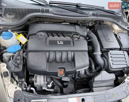 Бежевый Шкода Октавия, объемом двигателя 1.6 л и пробегом 198 тыс. км за 5500 $, фото 18 на Automoto.ua