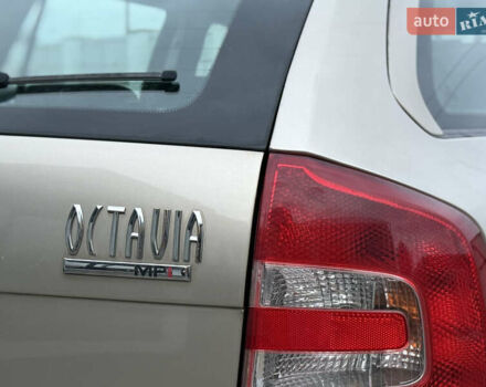 Бежевий Шкода Октавія, об'ємом двигуна 1.6 л та пробігом 206 тис. км за 4950 $, фото 10 на Automoto.ua
