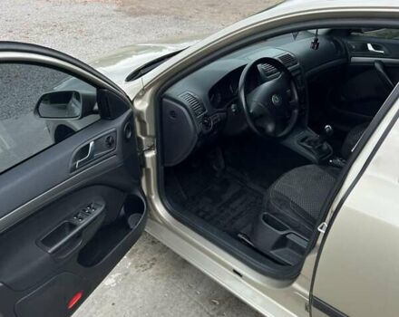 Бежевий Шкода Октавія, об'ємом двигуна 1.6 л та пробігом 245 тис. км за 5800 $, фото 4 на Automoto.ua