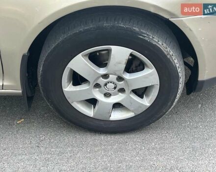 Бежевий Шкода Октавія, об'ємом двигуна 2 л та пробігом 310 тис. км за 5490 $, фото 5 на Automoto.ua